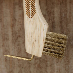 Grooming Deluxe Hoof Pick With Metal Bristles and Magnet